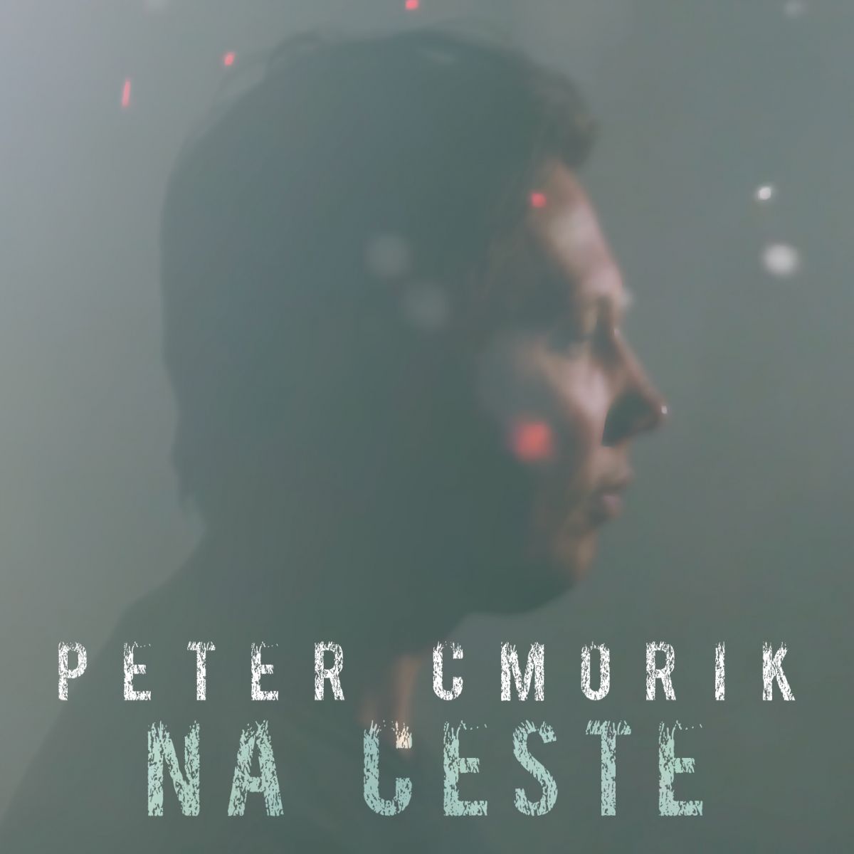 Peter Cmorik predstavuje novú letnú pesničku „Na ceste”