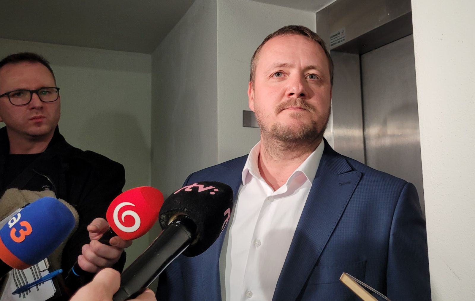 Policajt Ján Čurilla si v nedeľu večer našiel v schránke výhražný list