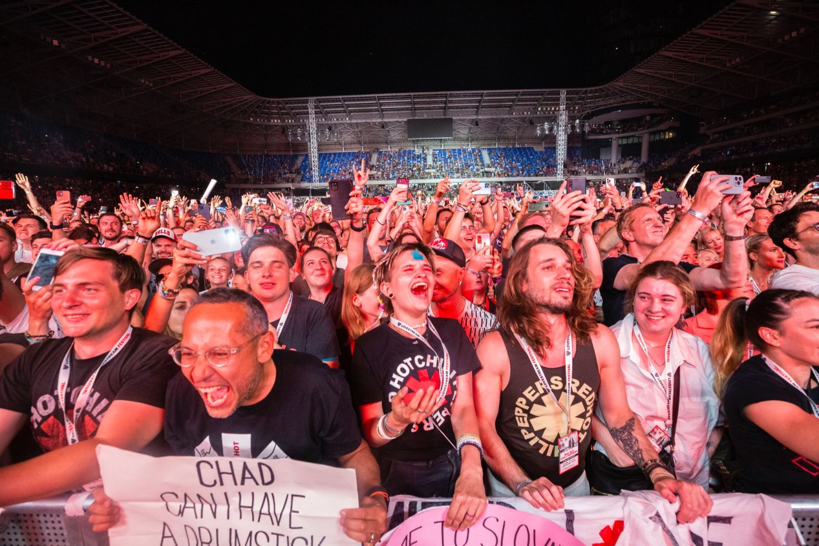 Video: Red Hot Chili Peppers zavŕšili Lovestream festival 2022 zaplneným štadiónom