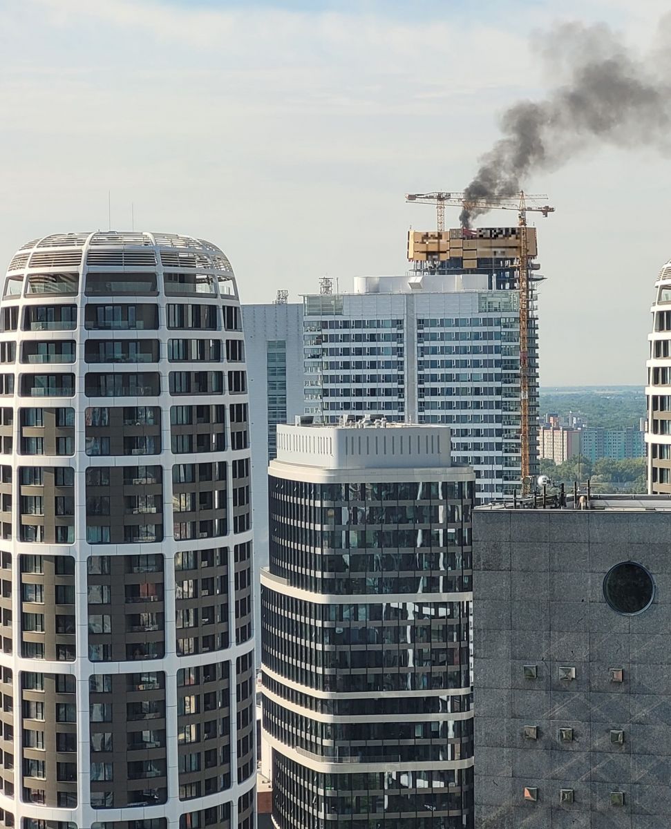 POŽIAR V BRATISLAVE: Horí strecha výškovej budovy mrakodrapu Eurovea Tower