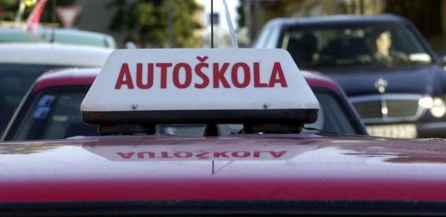 VIDEO: Autoškoly: Vodičáky sú drahšie kvôli novému systému