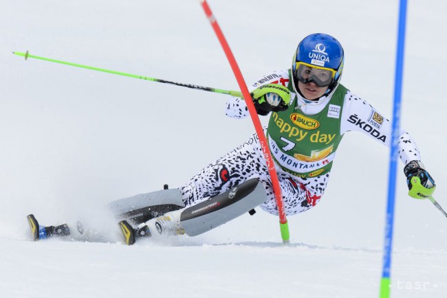 Slovenská lyžiarka Veronika Velez-Zuzulová v 1. kole slalomu žien Svetového pohára v alpskom lyžovaní vo švajčiarskom stredisku Crans Montana 15. februára 2016.