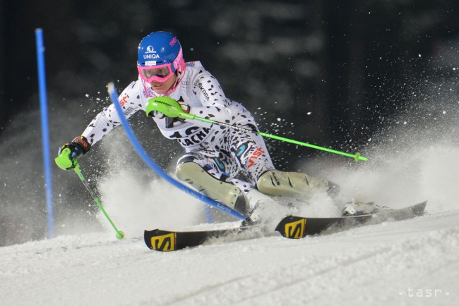 Slovenská lyžiarka Veronika Velez- Zuzulová počas 1. kola nočného slalomu Svetového pohára v rakúskom Flachau 13. januára 2015.