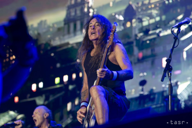 Na snímke frontman Steve Harris počas koncertu britskej heavy-metalovej skupiny Iron Maiden v Bratislave v sobotu 30. mája 2026.