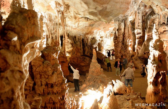 Domica je najväčšia jaskyňa Slovenského krasu.
