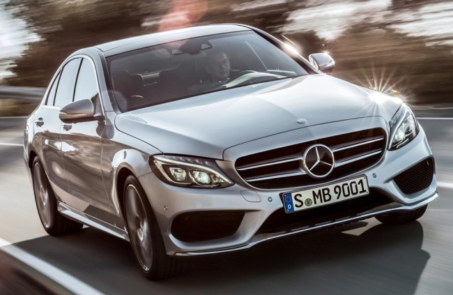Nová generácia prestížnych sedanov Mercedesu stavila na veľké inovácie