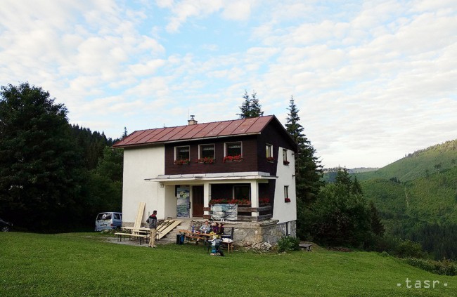 VIDEO: Na Čertovici otvorili pre turistov Domček Horskej služby