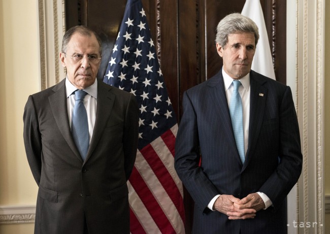 Ruský minister zahraničných vecí Sergej Lavrov a jeho americký kolega John Kerry