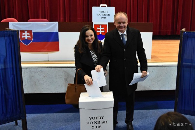 Voľby 2016 Online: Slováci hlasujú, začali sa parlamentné voľby