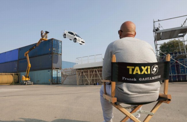 Záber z nakrúcania filmu Taxi 5. 