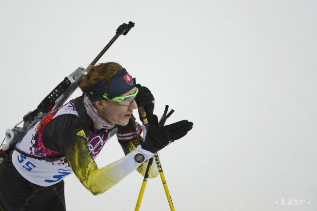 Slovenská biatlonistka Anastasia Kuzminová v cieli pretekov žien na 15 km