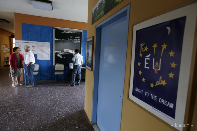 Na snímke volebná miestnosť v Aténach 5. júla 2015. 
