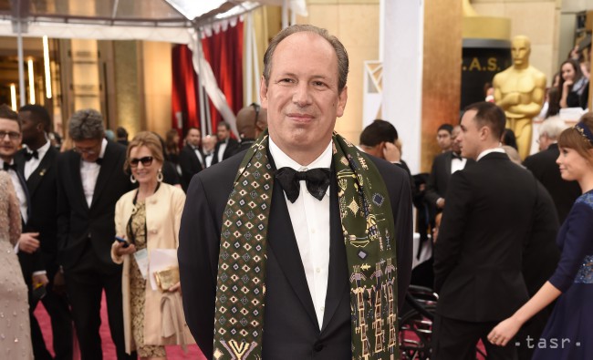 VIDEO: Jubilujúci Hans Zimmer skladá hudbu k filmom