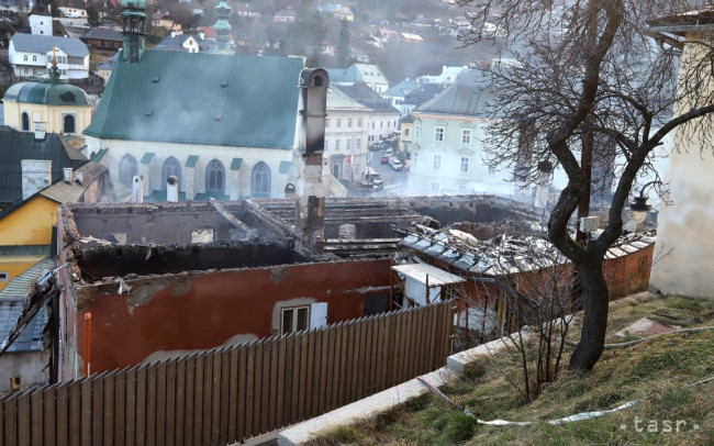 Požiar v B. Štiavnici sa podarilo zlikvidovať, český prezident P. Pavel ponúkol pomoc