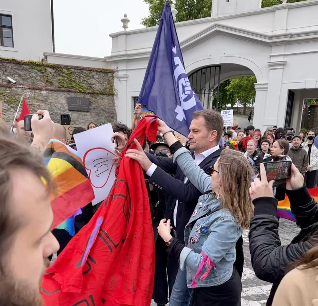 Video: Matovič odmieta, že provokoval LGBTI+ aktivistov na proteste