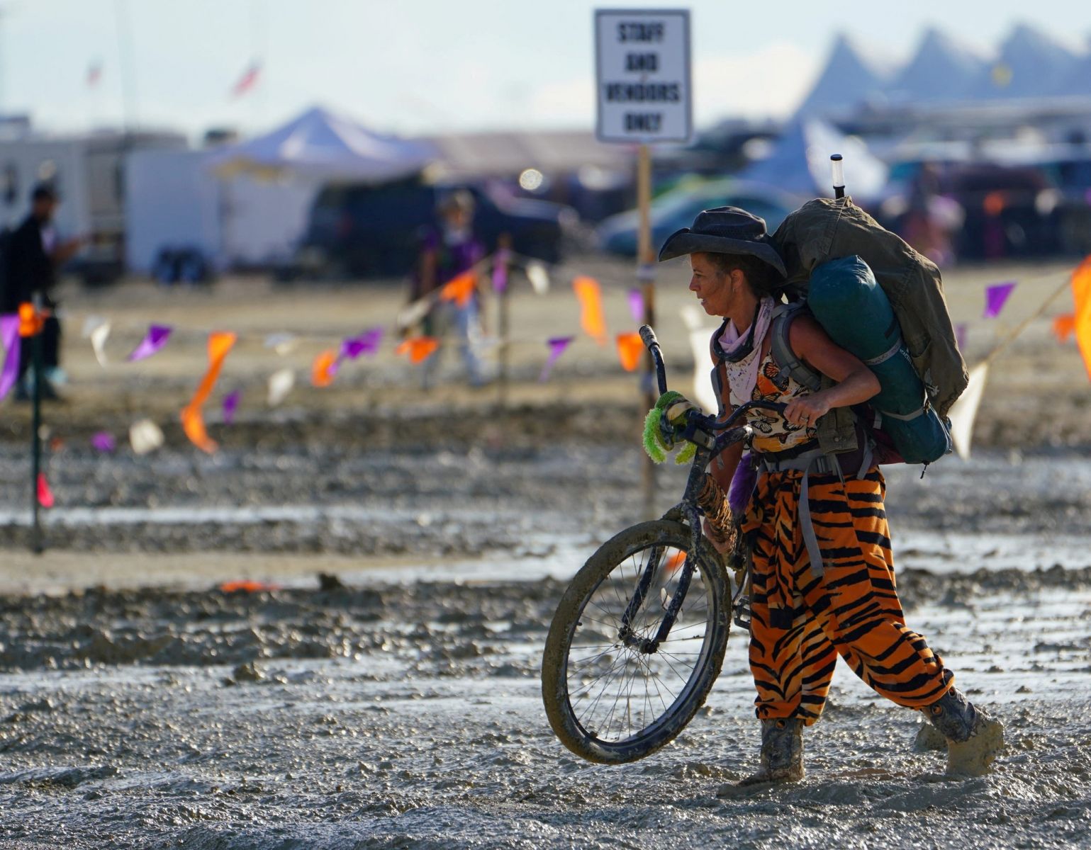 Nevadské úrady hlásia 1 obeť po silnom daždi na festivale Burning Man