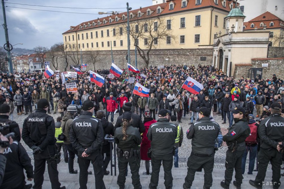 Tichý pochod študentov a slušných ľudí