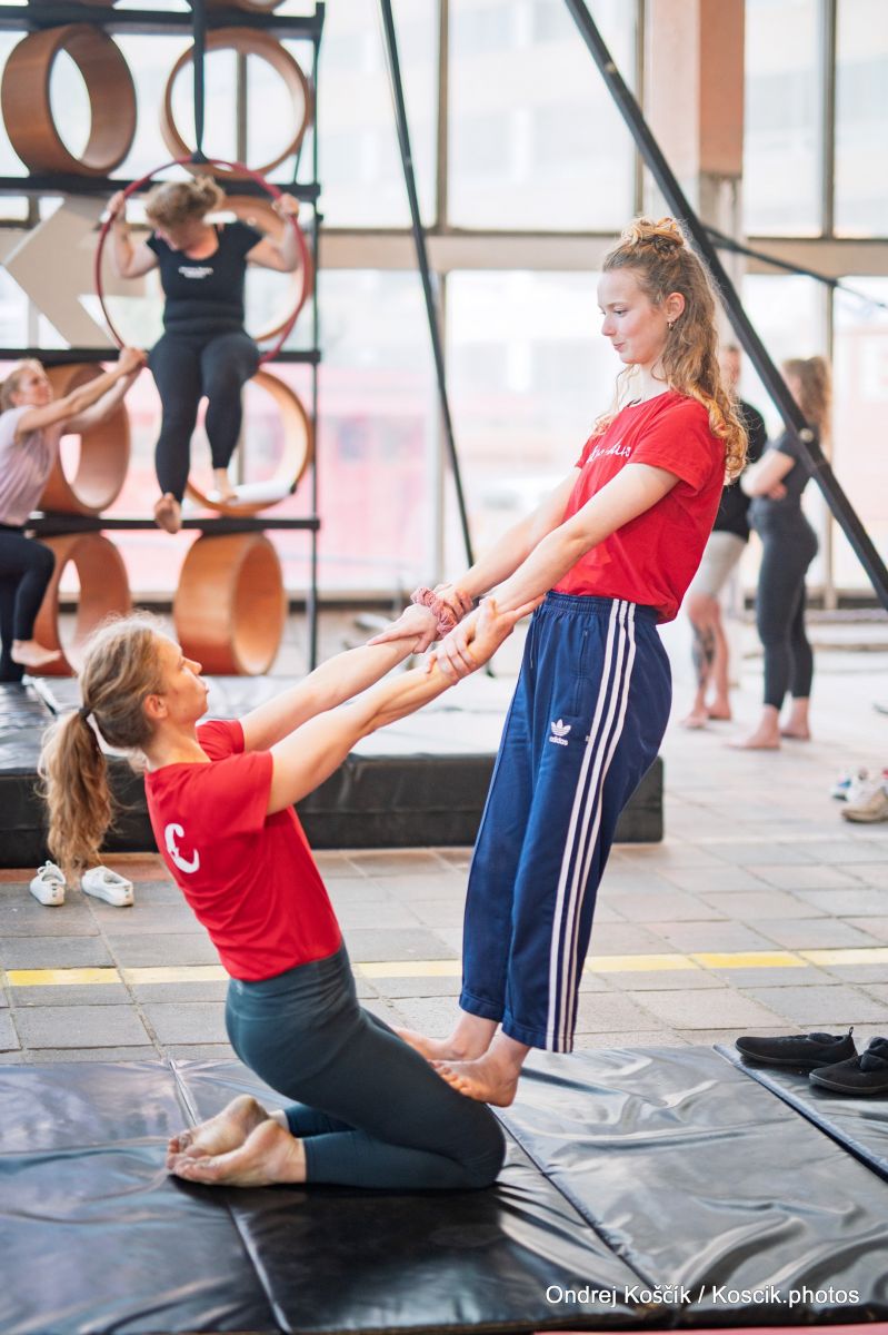 Akrobatka a herečka Helena Škovierová