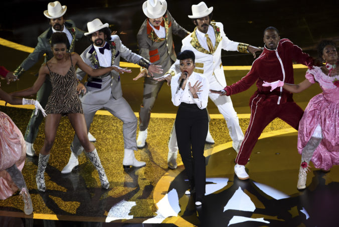 Janelle Monae a jej vystúpenie počas udeľovania Oscarov. Los Angeles (Dolby Theatre), 9. február 2020.Foto: SITA/AP.