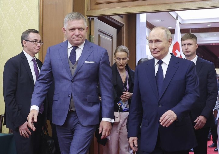 Premiér Robert Fico sa v Pekingu stretol s Vladimirom Putinom