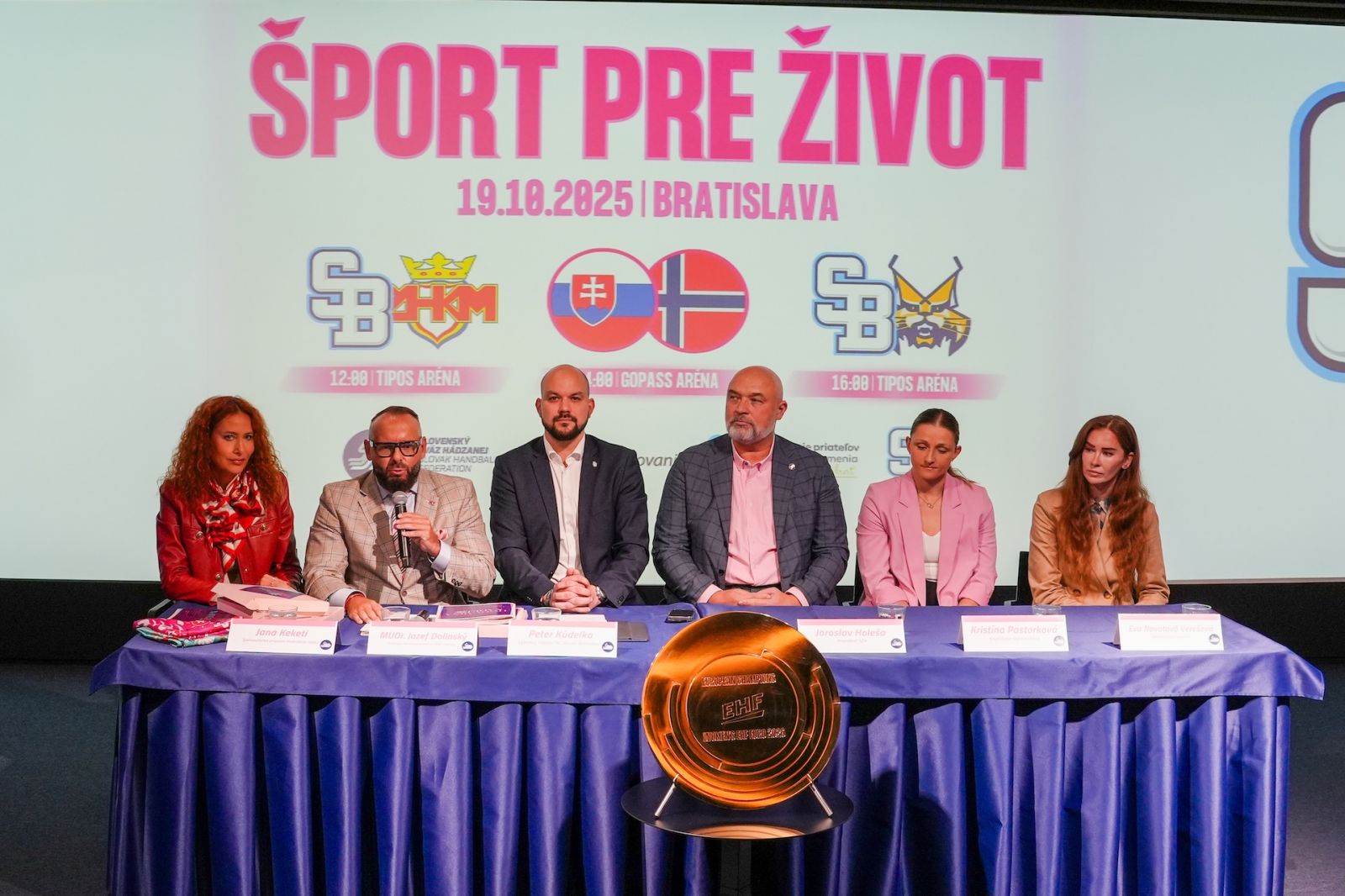 Šport pre život: Ženská hádzanárska reprezentácia a HC SLOVAN Bratislava spájajú sily v boji proti rakovine