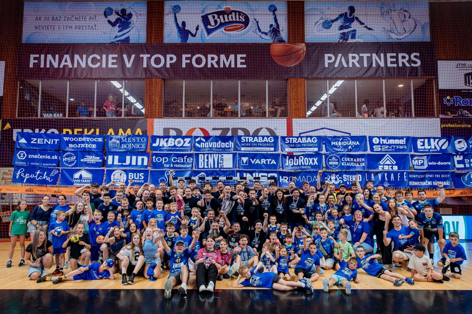 Vicemajstrami Niké handball extraligy sa dnes stali hádzanári HK Bojnice