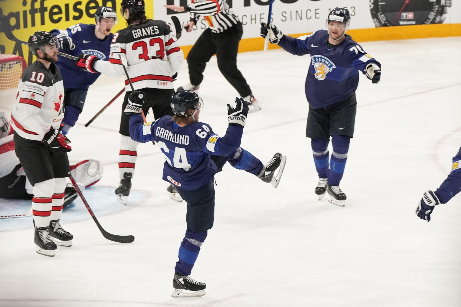 Hokejisti Fínska získali zlaté medaily na MS 2022. Zdolali Kanadu zdolali 4:3 po predĺžení