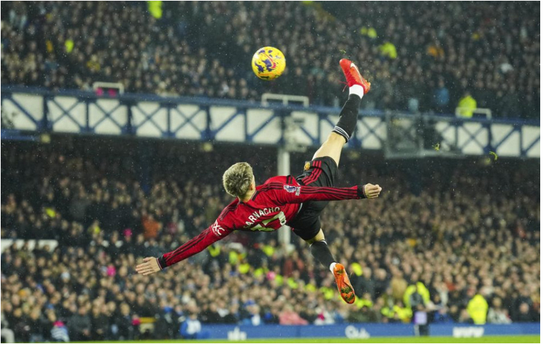 Garnacho nadchol Premier League efektným gólom: Stále tomu neverím (video)