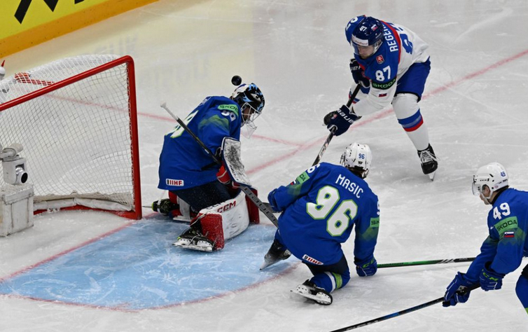 MS v hokeji 2025: Slovensko - Slovinsko (online) Slováci vedú na MS po druhej stretine nad Slovinskom 3:0