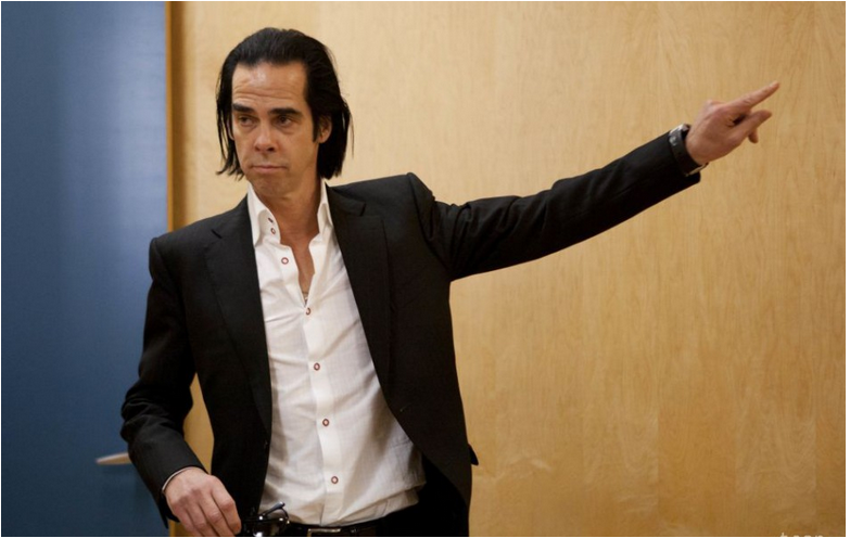 Spevák Nick Cave oznámil úmrtie svojho syna Jethra Lazenbyho