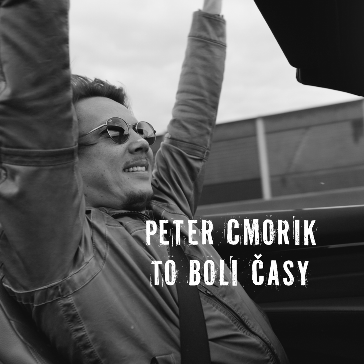 Video: Peter Cmorik oslavuje 44 rokov retrospektívnou piesňou To boli časy