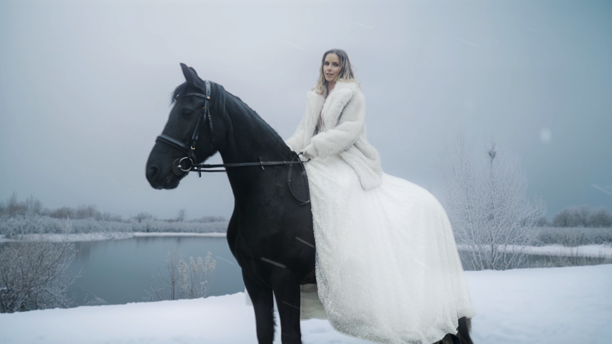 Video: Nela Pocisková prichádza s magickou vianočnou skladbou Len to si želám