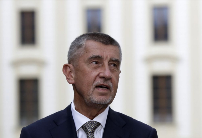 Česká vláda zakázala od polnoci voľný pohyb ľudí v celej krajine