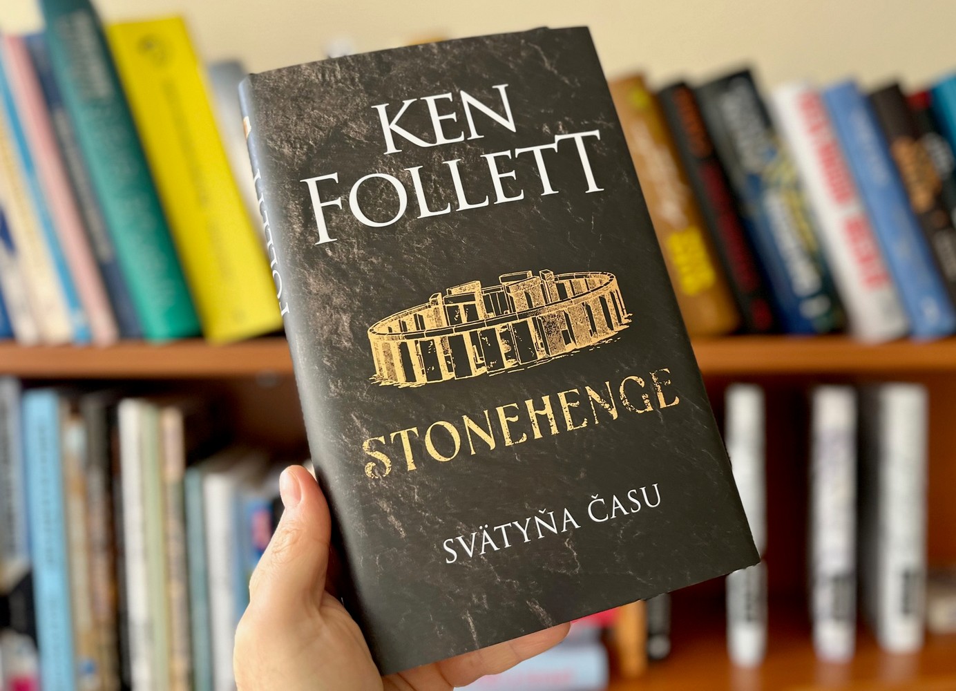Stonehenge. Famózny Ken Follett odhaľuje mýtus o zrode legendy