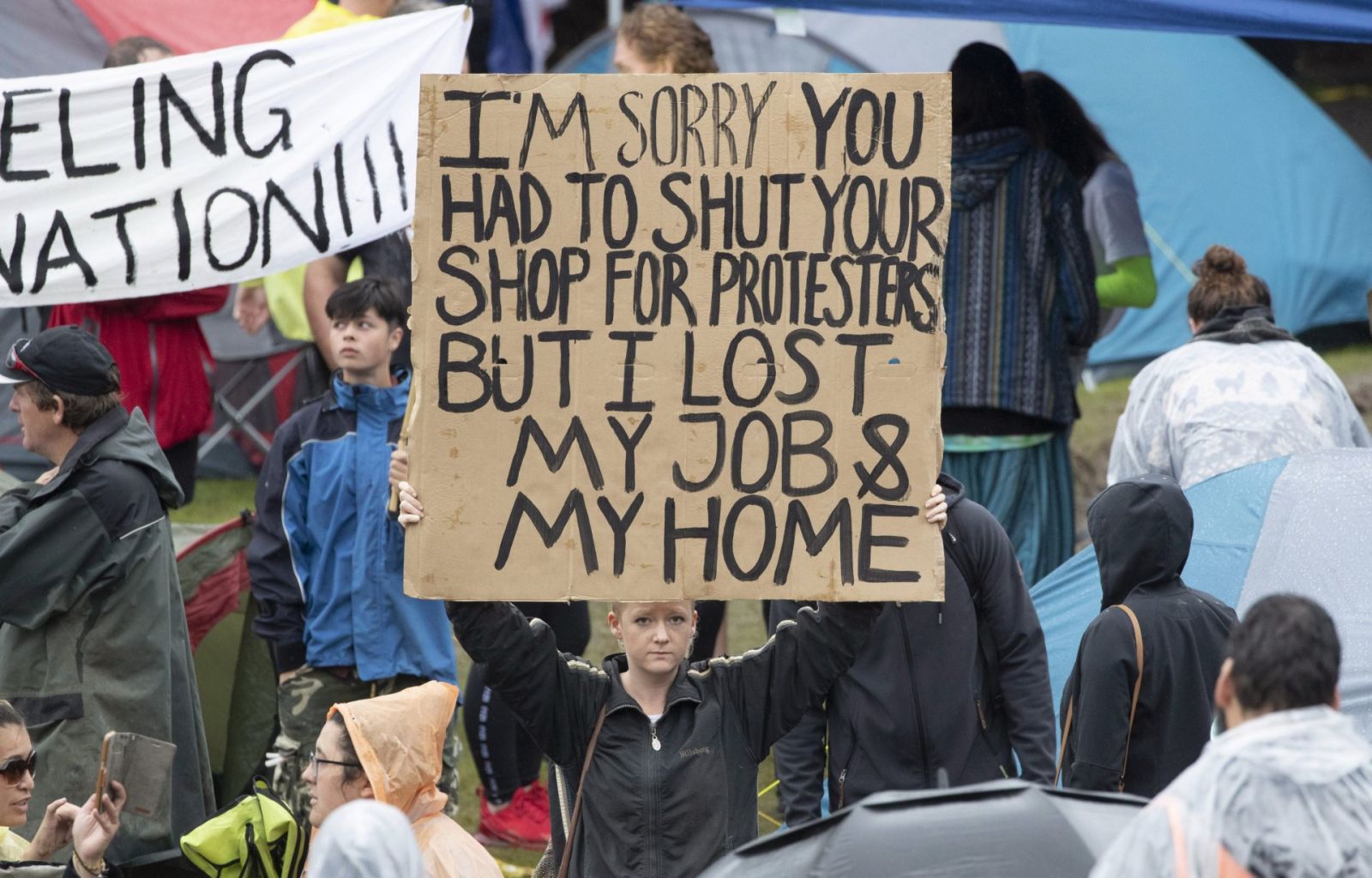 Novozélandské úrady sa protestujúcich snažia rozohnať Macarenou