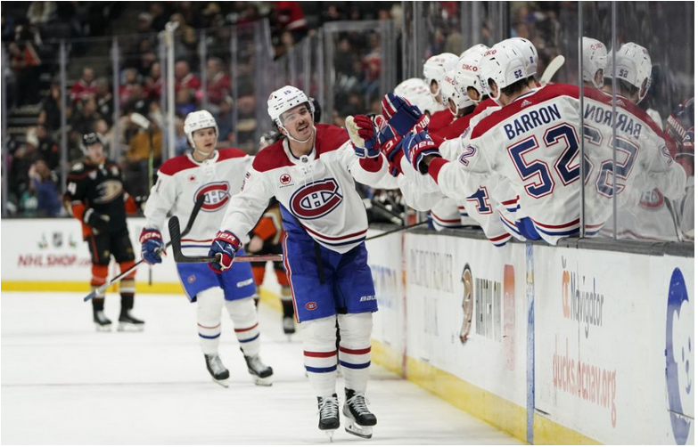 NHL: Montreal so Slafkovským víťazne v Anaheime, Colorado zdolalo Canucks