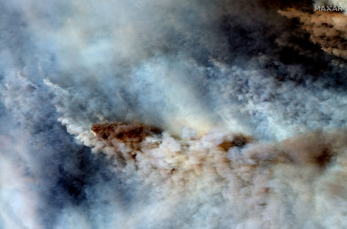 Lesné požiare v Austrálii zničili už stovky domov a zabili milióny zvierat
