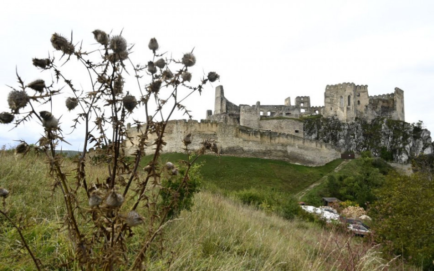 Hrad Beckov navštívilo túto turistickú sezónu približne 63.000 ľudí