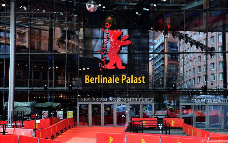 Festival Berlinale 2022 budú sprevádzať prísne epidemické opatrenia