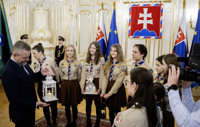 Prezident Pellegrini: Betlehemské svetlo v sebe nesie odkaz pokoja a mieru