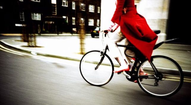 Švédsko rozdáva ľuďom bicykle, znižuje počet áut na ceste