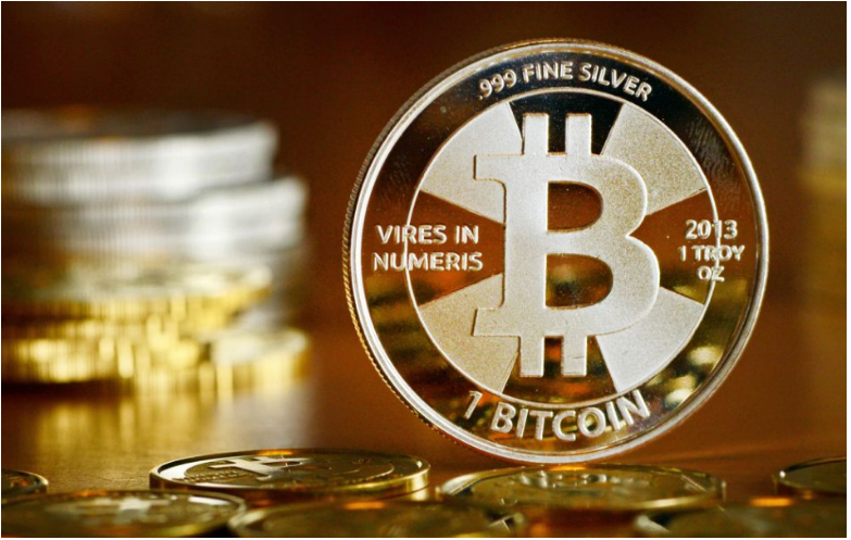 Bitcoin dnes vystúpil najvyššie od polovice mája, podľa webu CoinDesk prekonal 55-tisíc dolárov. 