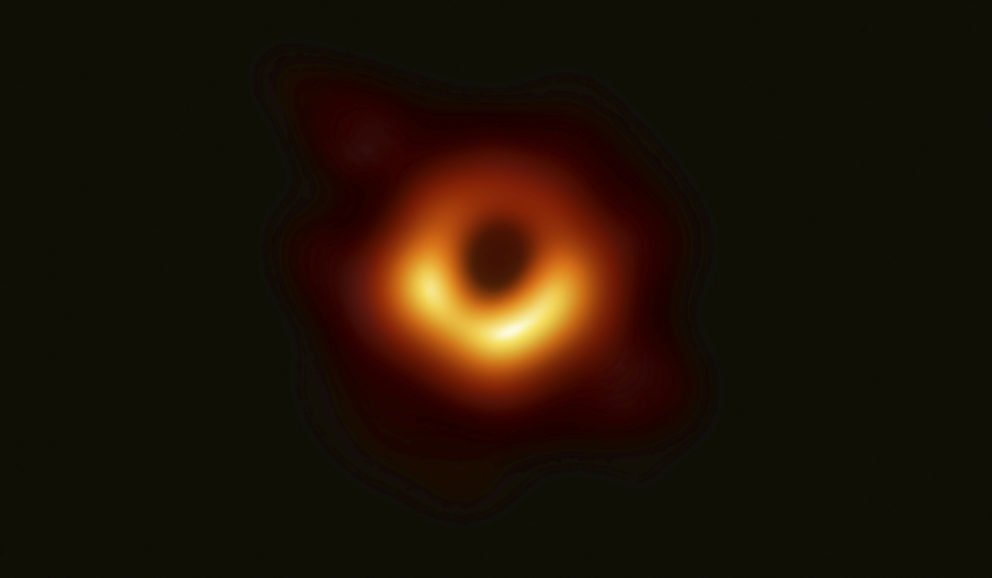 Unikátna snímka čiernej diery.
