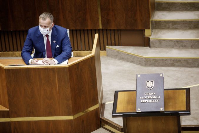 Boris Kollár čelí v parlamente odvolávaniu, návrh podal sám a hlasuje sa tajne (naživo)