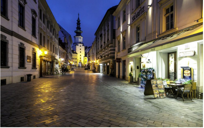 Nočný život v centre Bratislavy neutíchne ani budúci rok