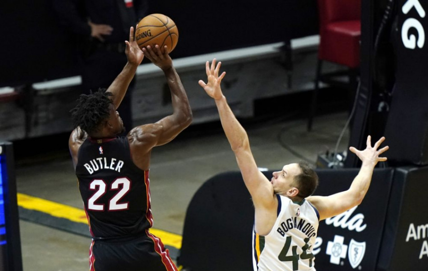 NBA: Líder ligy Utah neuspel v Miami, Toronto vyhralo aj bez trénera