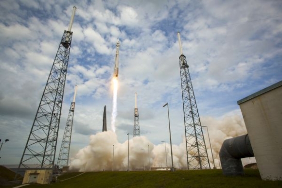 Z mysu Canaveral odštarovala k Marsu raketa, nesúca sondu MAVEN.Archívne foto: SITA/AP