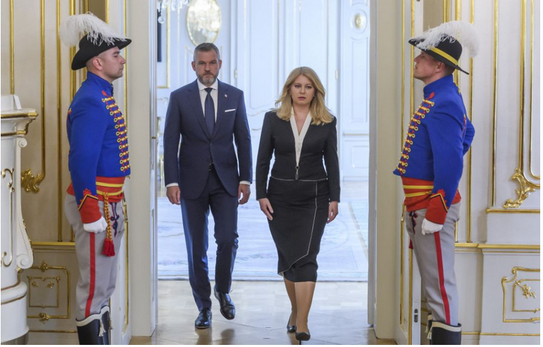 Čaputová a Pellegrini pozvú do paláca lídrov parlamentných strán