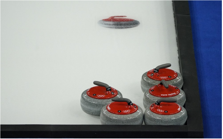 Zimné olympijské hry v Pekingu: Obhajcovia zlata v curlingu Kanaďania nestačili na Britov