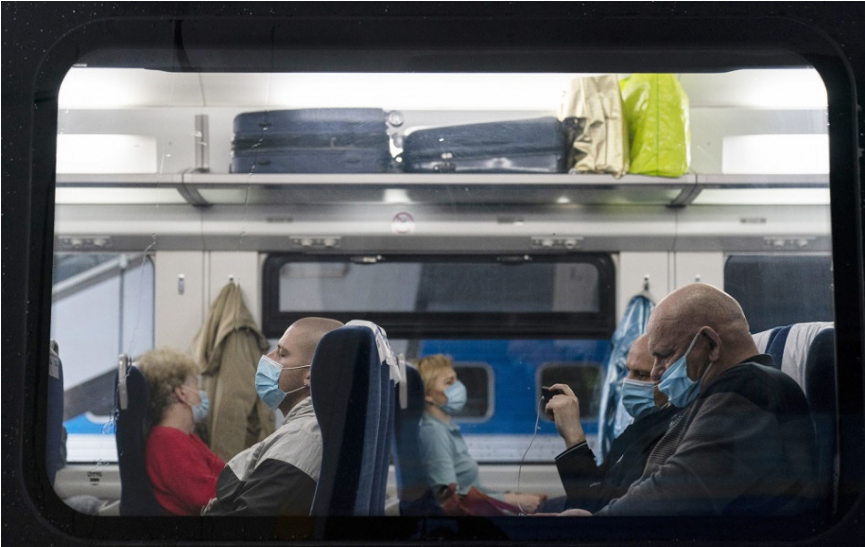 Cestujúci sa v lete dostanú vlakom do Splitu, vziať si môžu aj auto